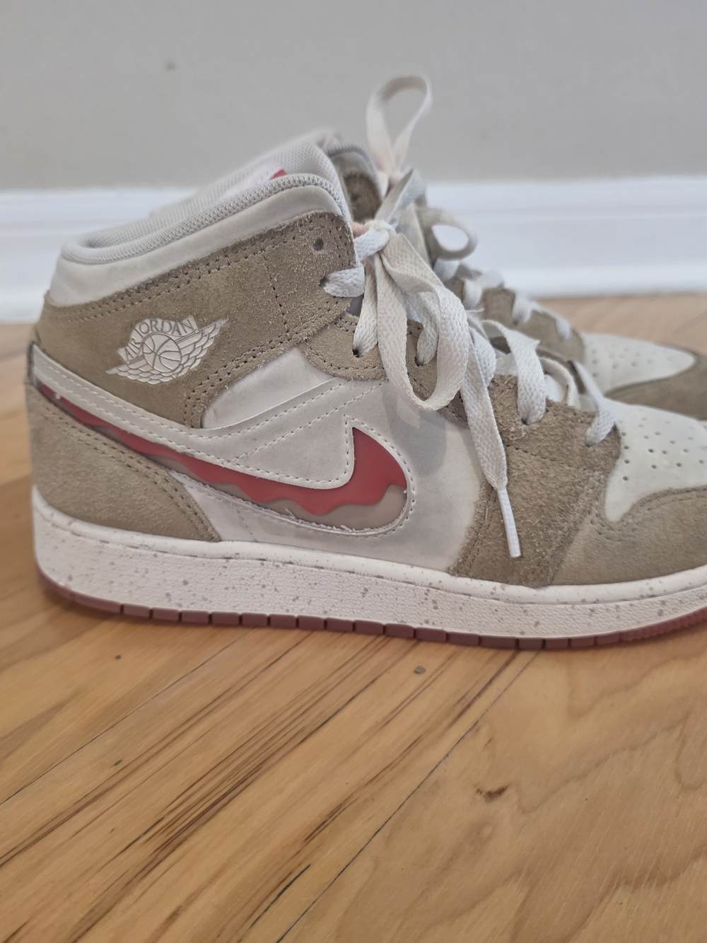 Nike Kids Mid-Top Sneakers in Beige and Red Accent